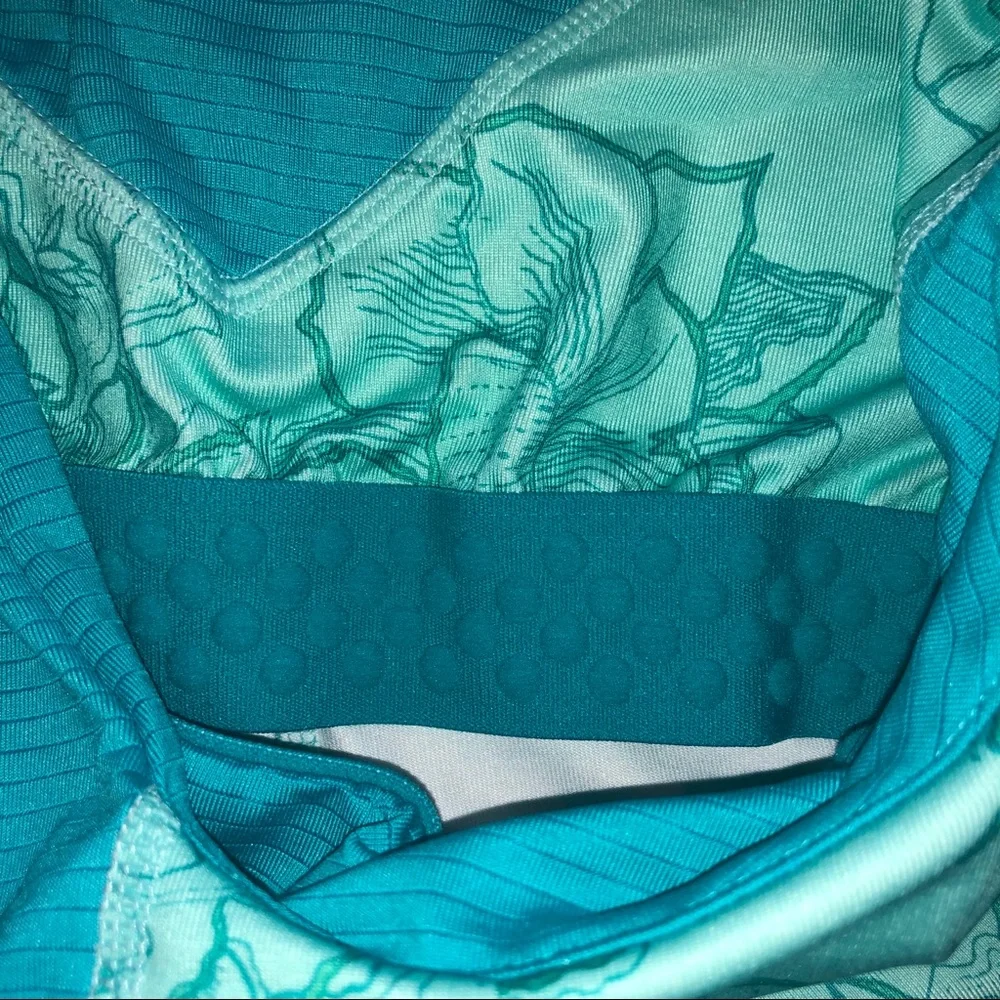 💕 North Face Tank 💕 - Picture 5 of 6